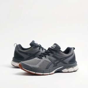 Sports Shoes / Trainers